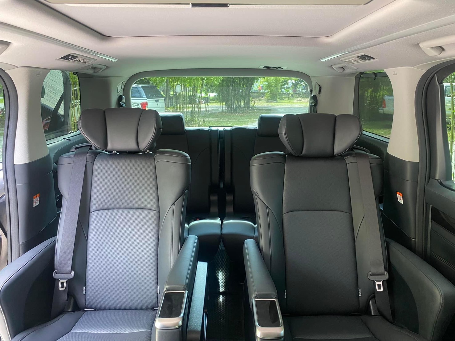 Interior - Alphard VAN Vip for rent in Phuket